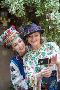 Fotoshooting im ukrainischen Tracht. Projekt von Olena Serpen. Portrait Fotografie Iryna Mathes, Kirn, 2019