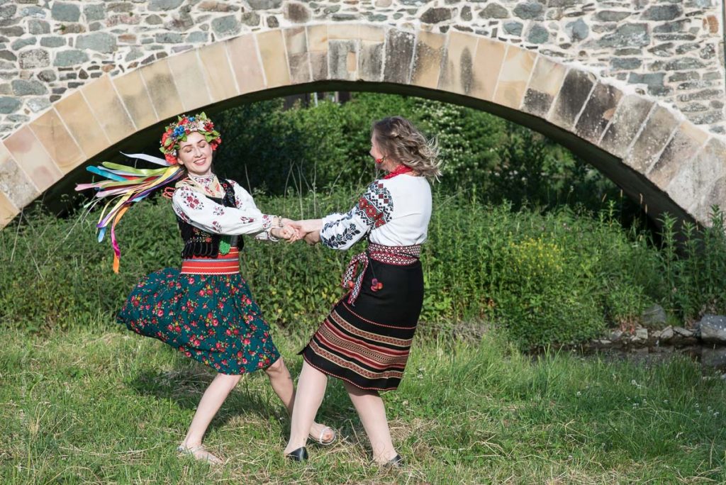 Fotoshooting im ukrainischen Tracht. Projekt von Olena Serpen Portrait Fotografie Iryna Mathes, Kirn, 2019