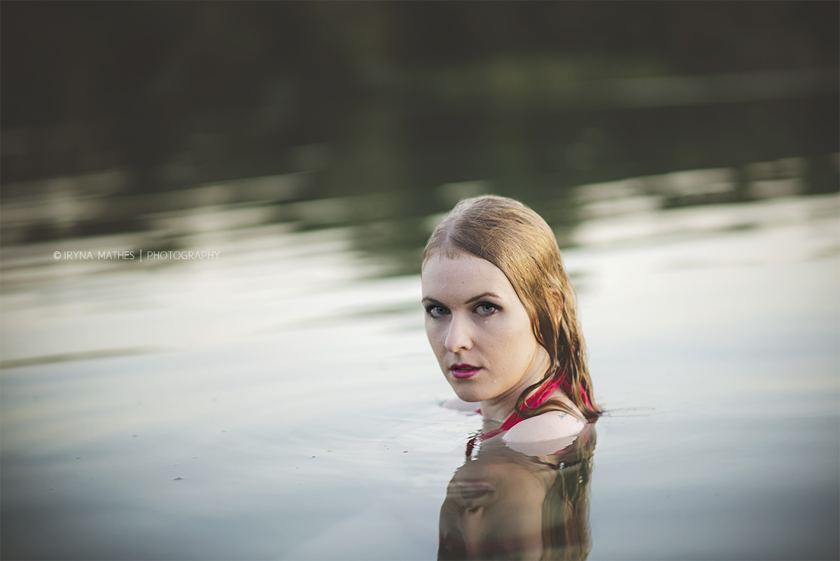 Wasserportrait. Outdoor Fotosession mit Iryna Mathes. Portrait
