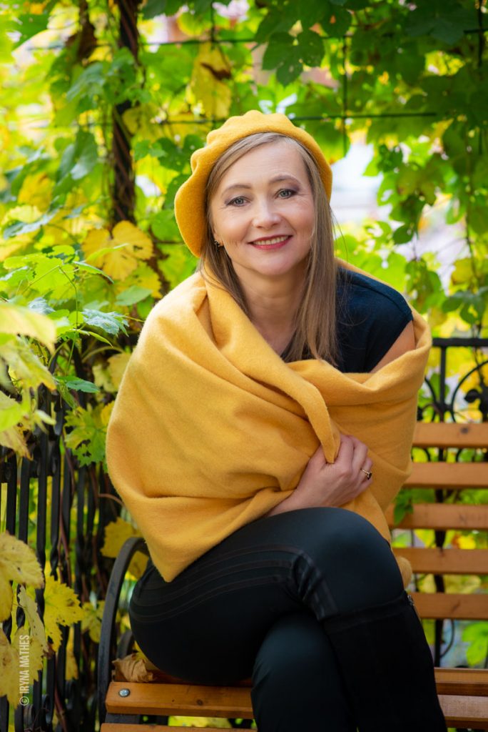 Etno-Fotosession mit der Sängerin und Autorin Olena Serpen im Ukrainischen Museum bei Iryna Denys, Kirn